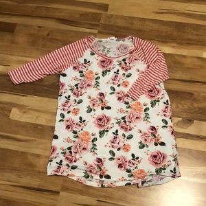 Honey & Lace raglan tee